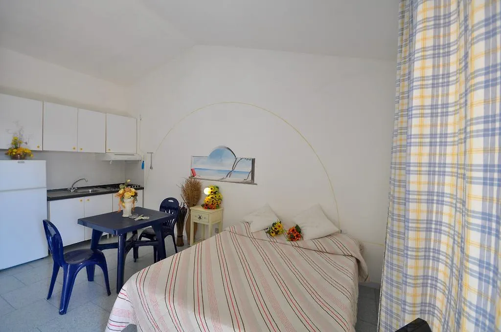 Residence Le Onde Badesi 3*,  Italy