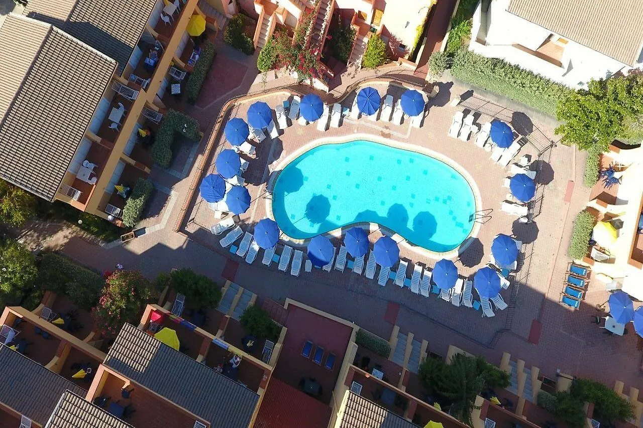 Residence Le Onde Badesi Aparthotel