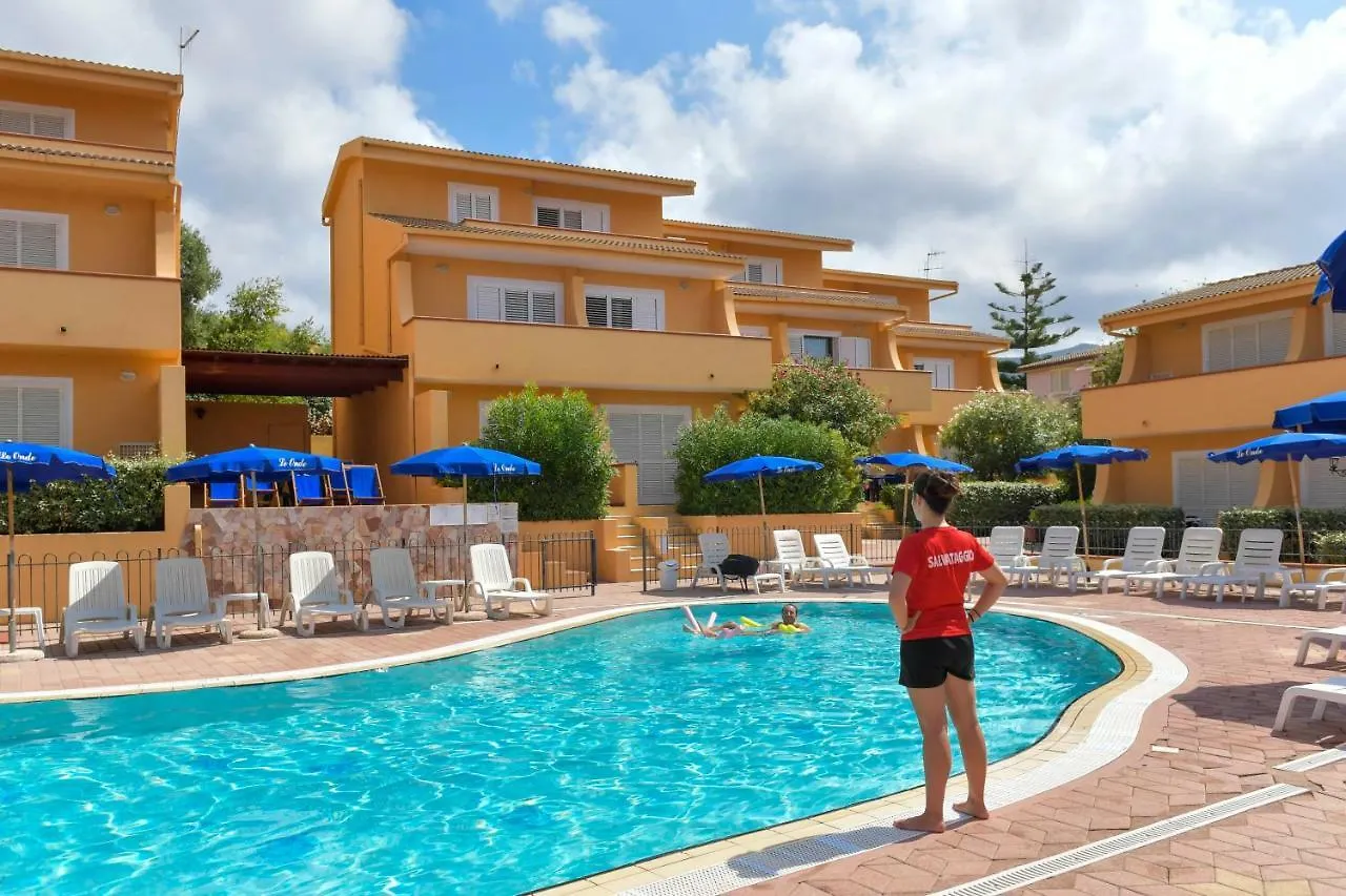 Residence Le Onde Badesi Aparthotel