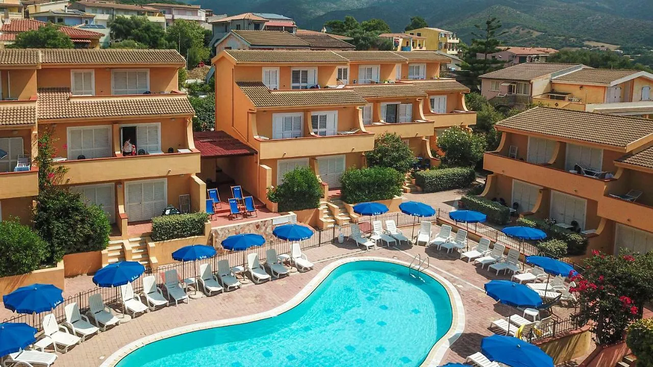 Residence Le Onde Badesi 3*,  Italy